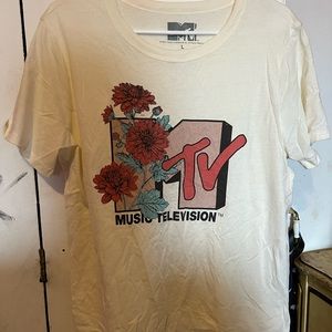 MTV pale yellow t shirt